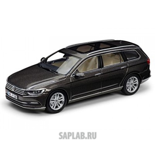 Купить Volkswagen 3G9099300AB8R Модель автомобиля Volkswagen Passat Estate, Scale 1:43, Black Oak Brown Metallic, артикул 3G9099300AB8R