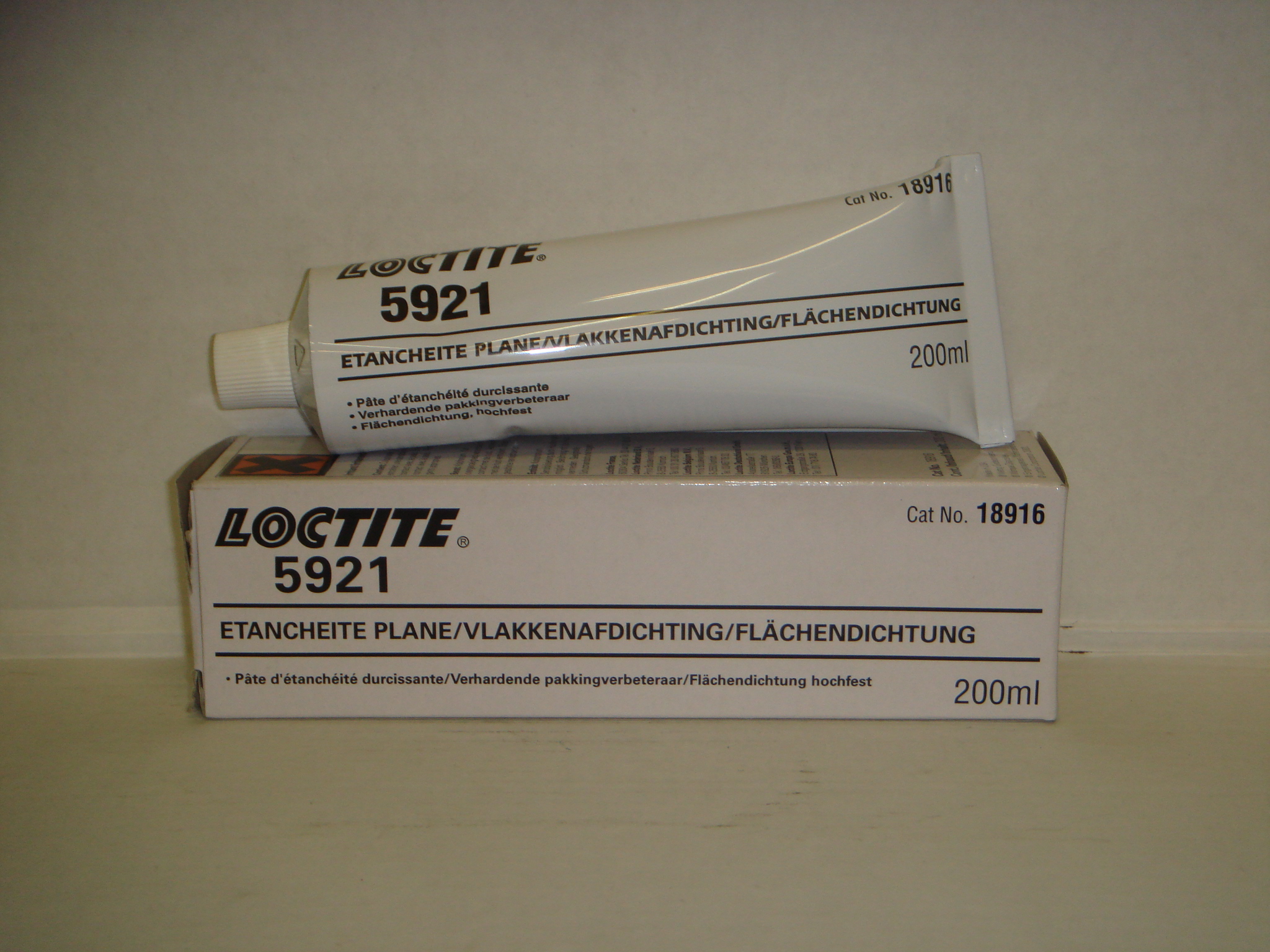 Уплотнитель -прокладка незастывающий, жесткий (тюбик) 200 мл. LOCTITE  142272 Автозапчасти Gogauto.ru